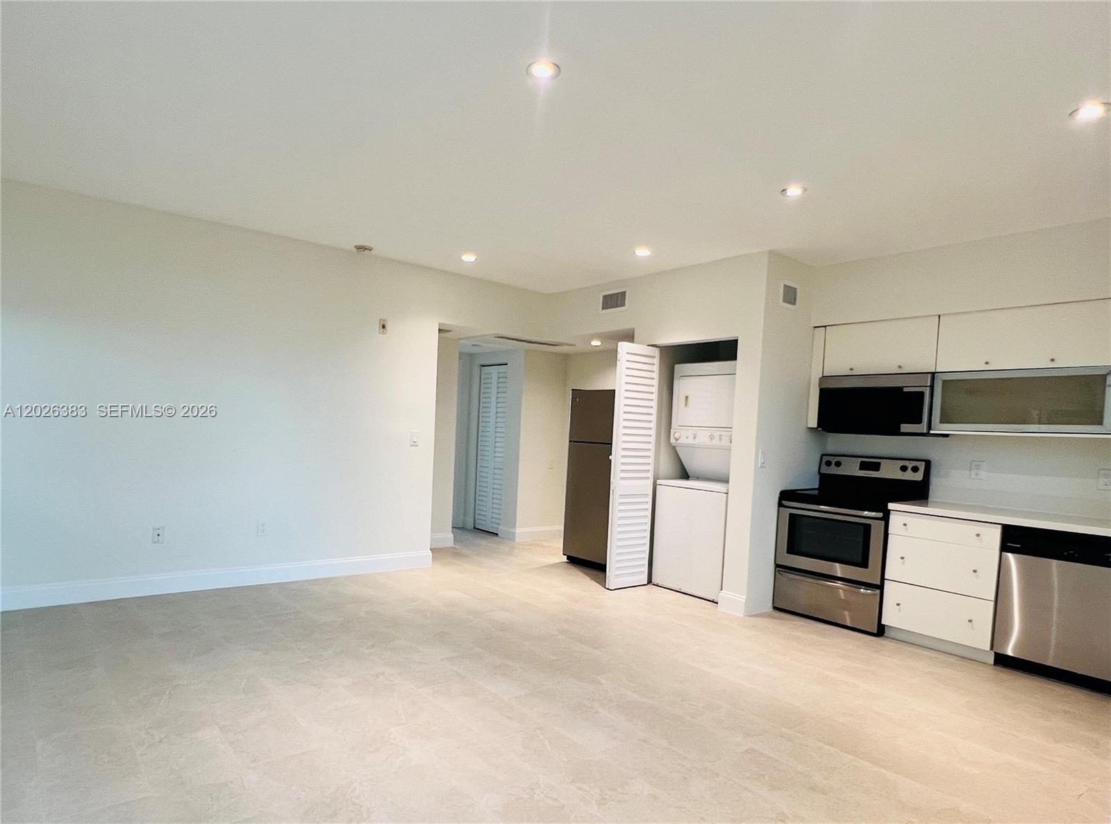 6905 Bay Dr 13
