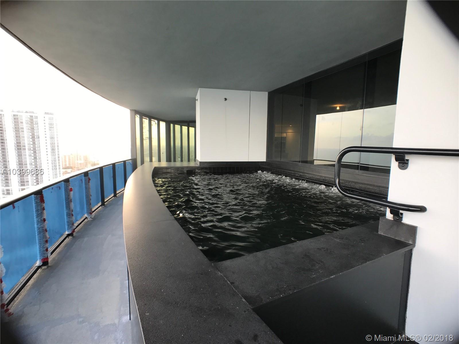 Porsche Design Tower - Residential