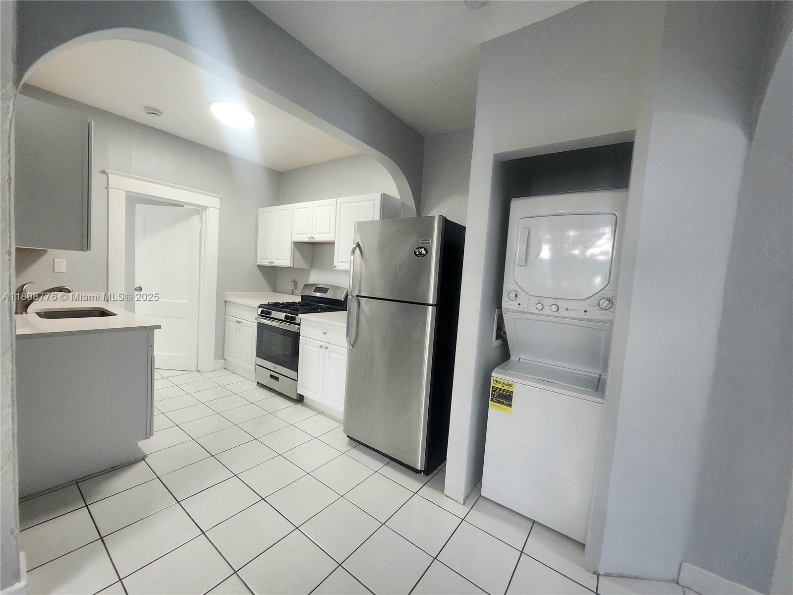 LINCOLN SUB - Residential Lease