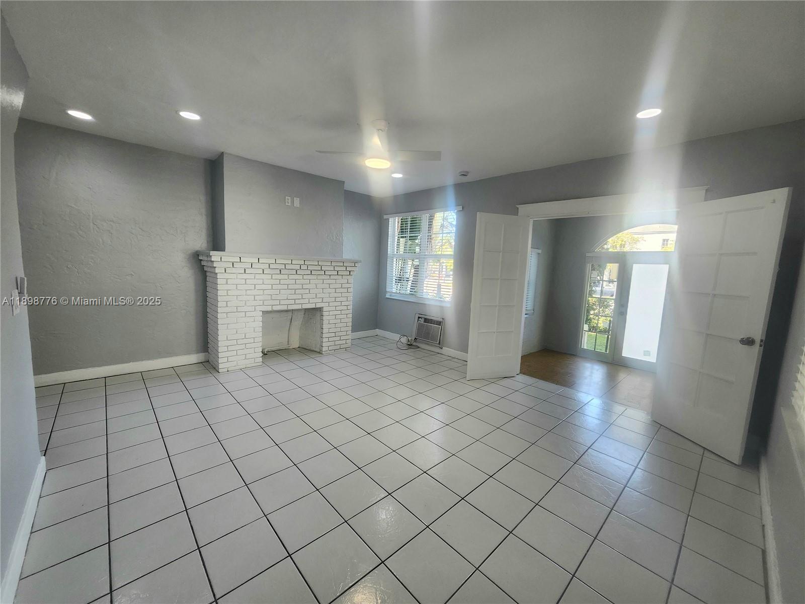 LINCOLN SUB - Residential Lease