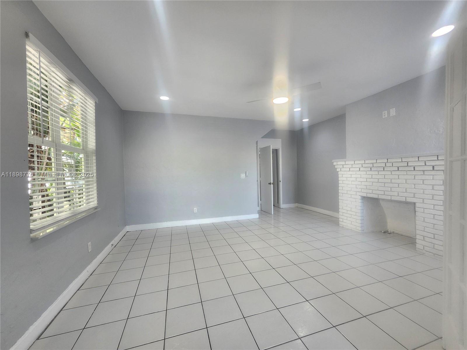 LINCOLN SUB - Residential Lease