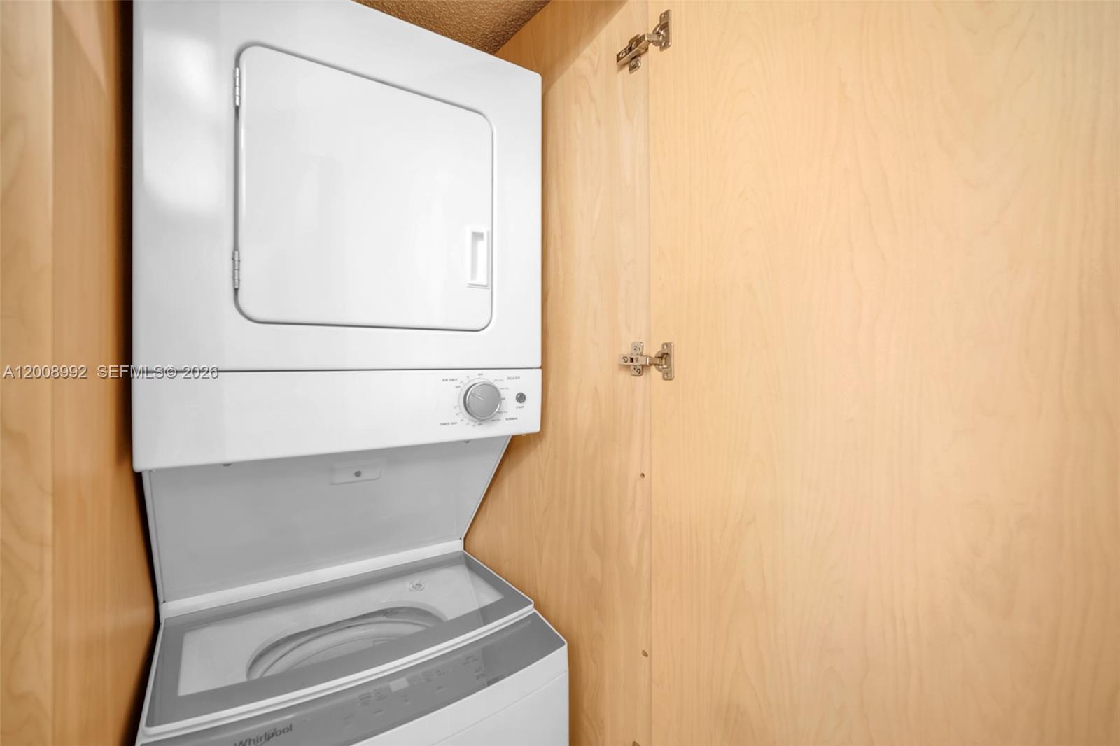 TOWNHOUSES OF EMERALD HIL - Residential