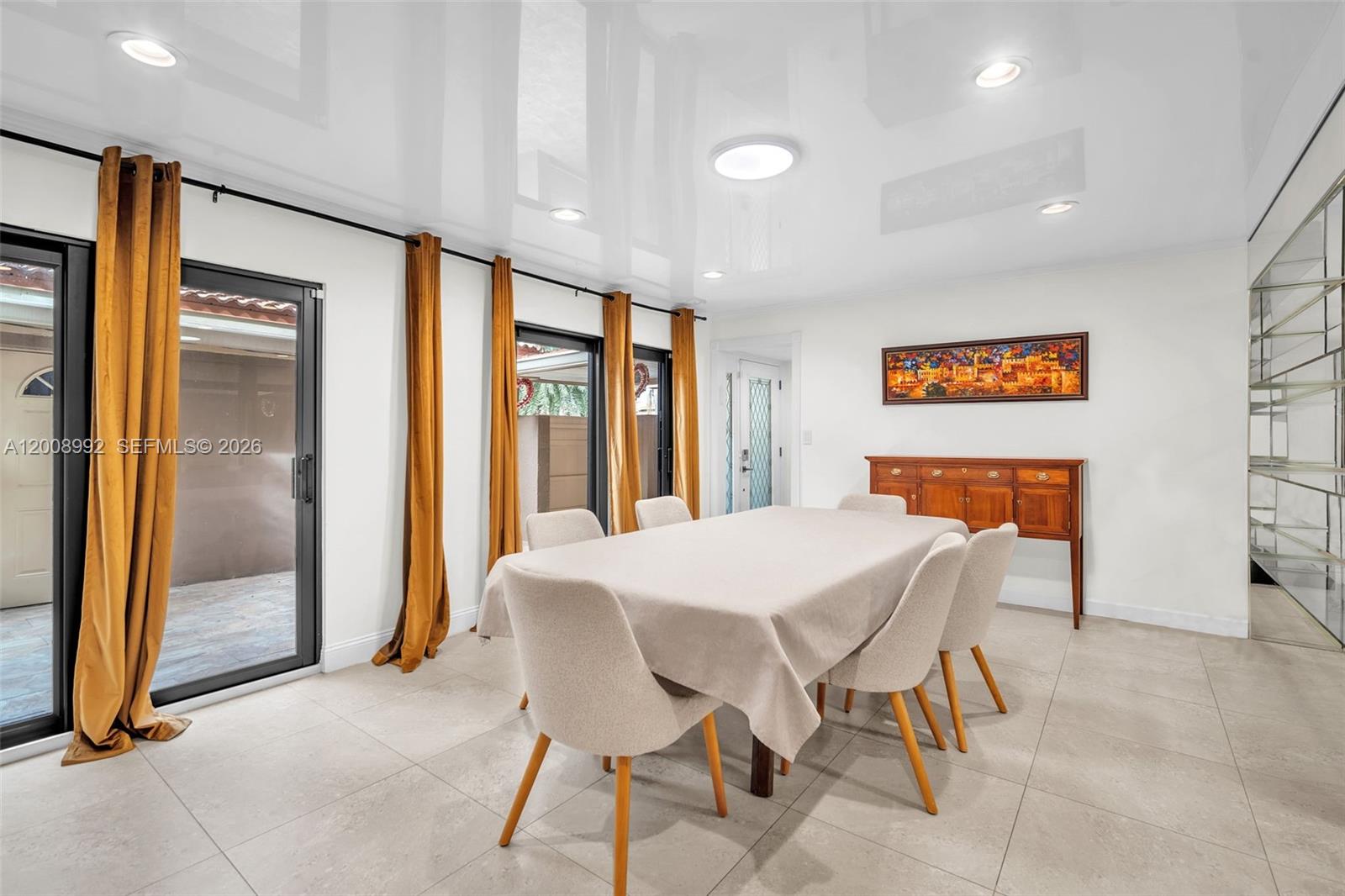 TOWNHOUSES OF EMERALD HIL - Residential