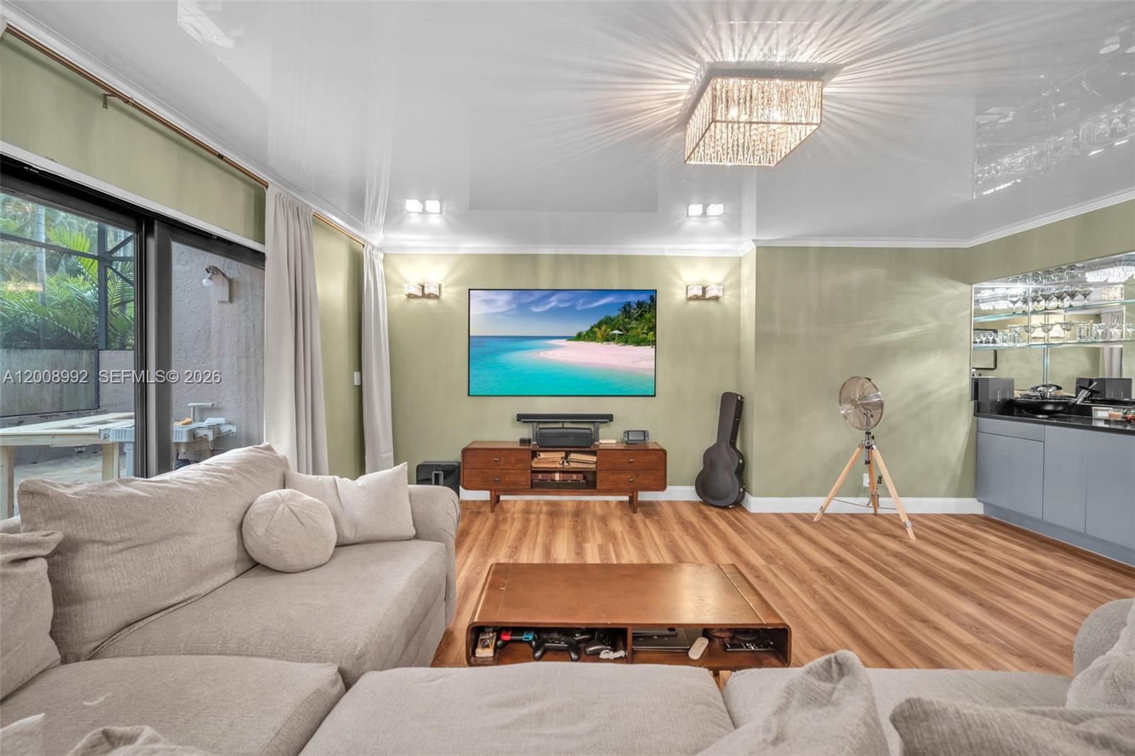 TOWNHOUSES OF EMERALD HIL - Residential