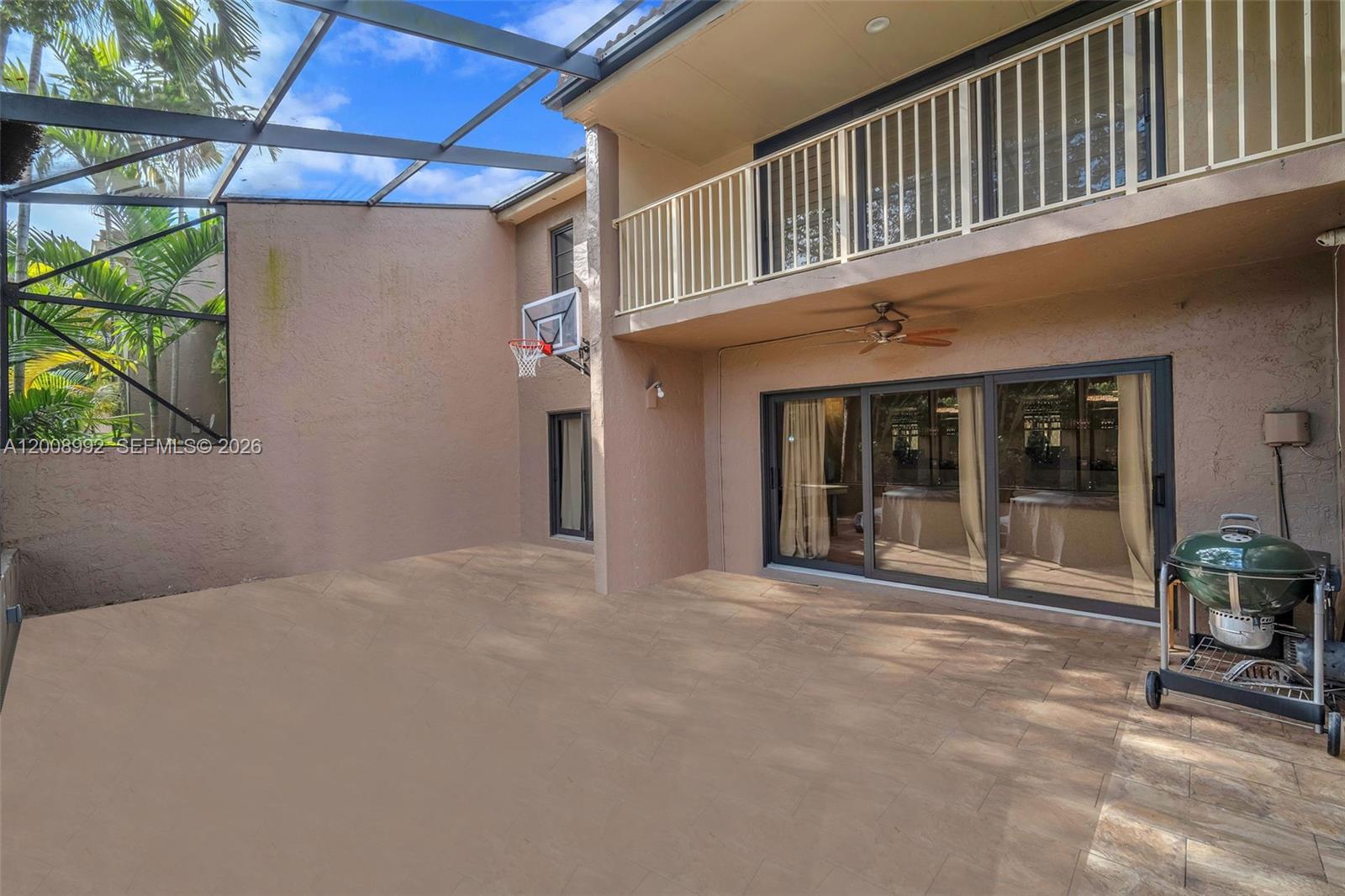 TOWNHOUSES OF EMERALD HIL - Residential