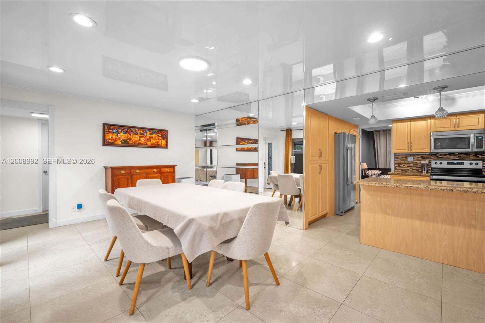 TOWNHOUSES OF EMERALD HIL - Residential