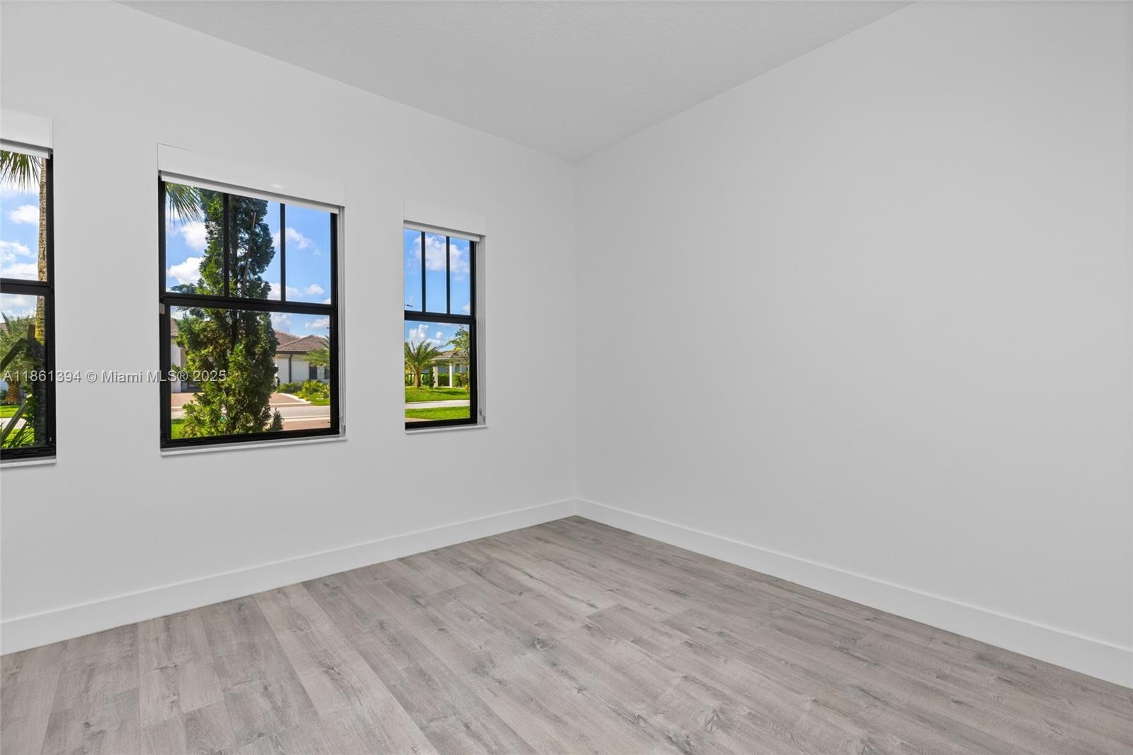 SIERRA ESTATES - Residential