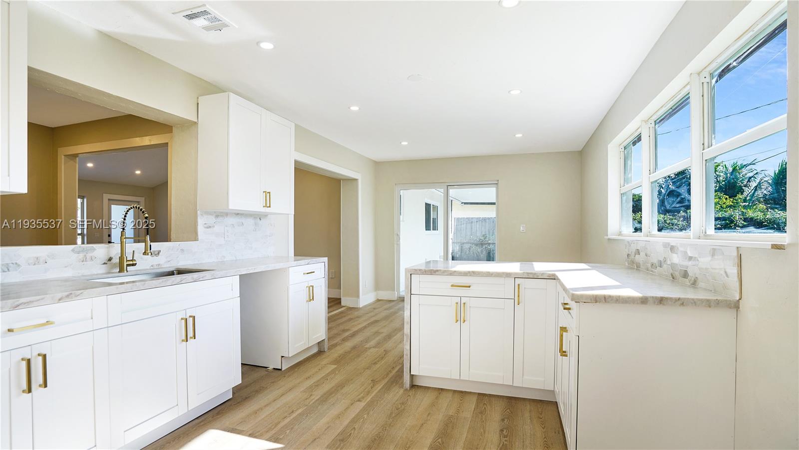 SUNRISE GOLF VLG SEC 24 - Residential