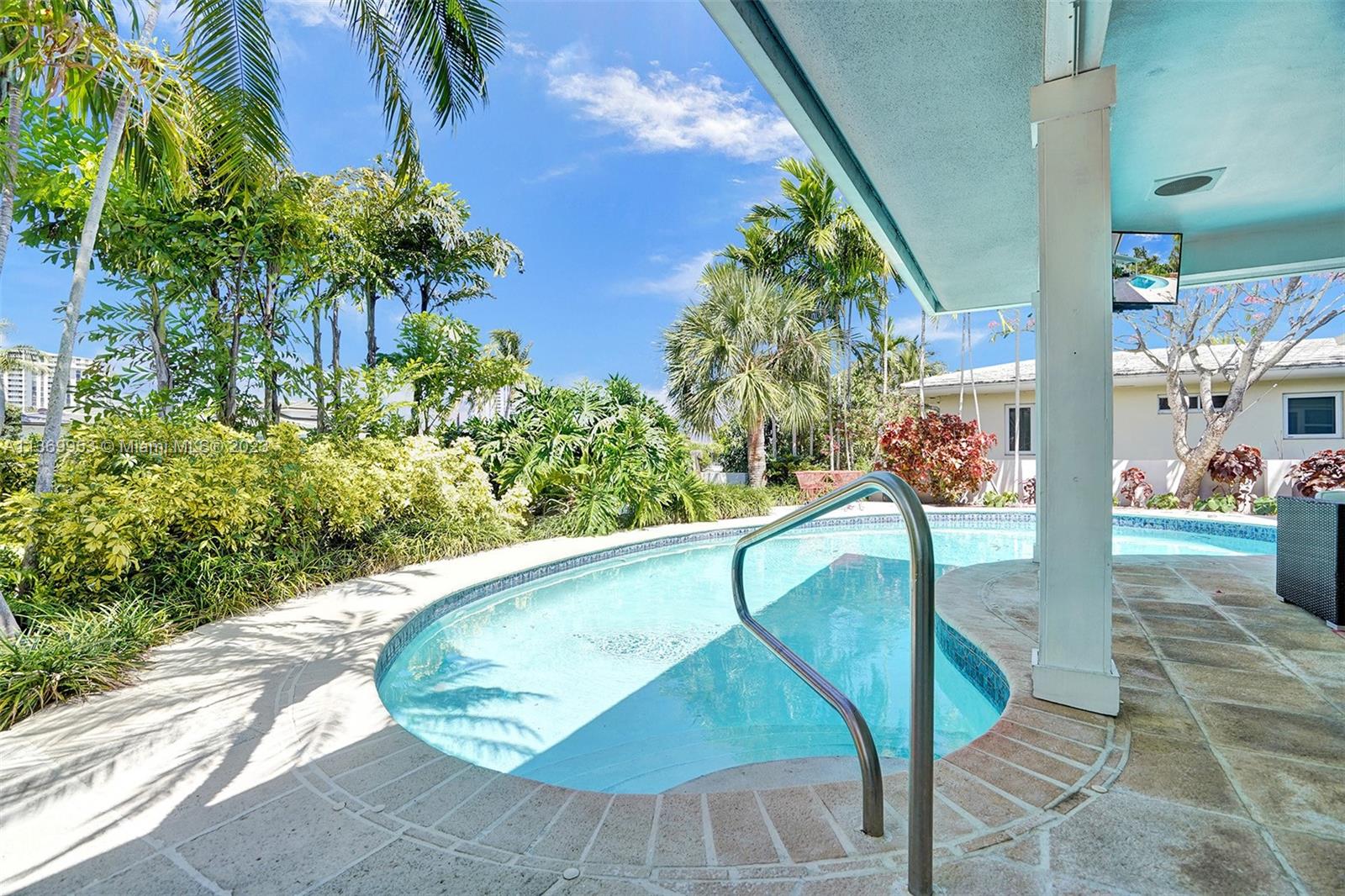 MIAMI SHORES BAY PK ESTAT - Residential