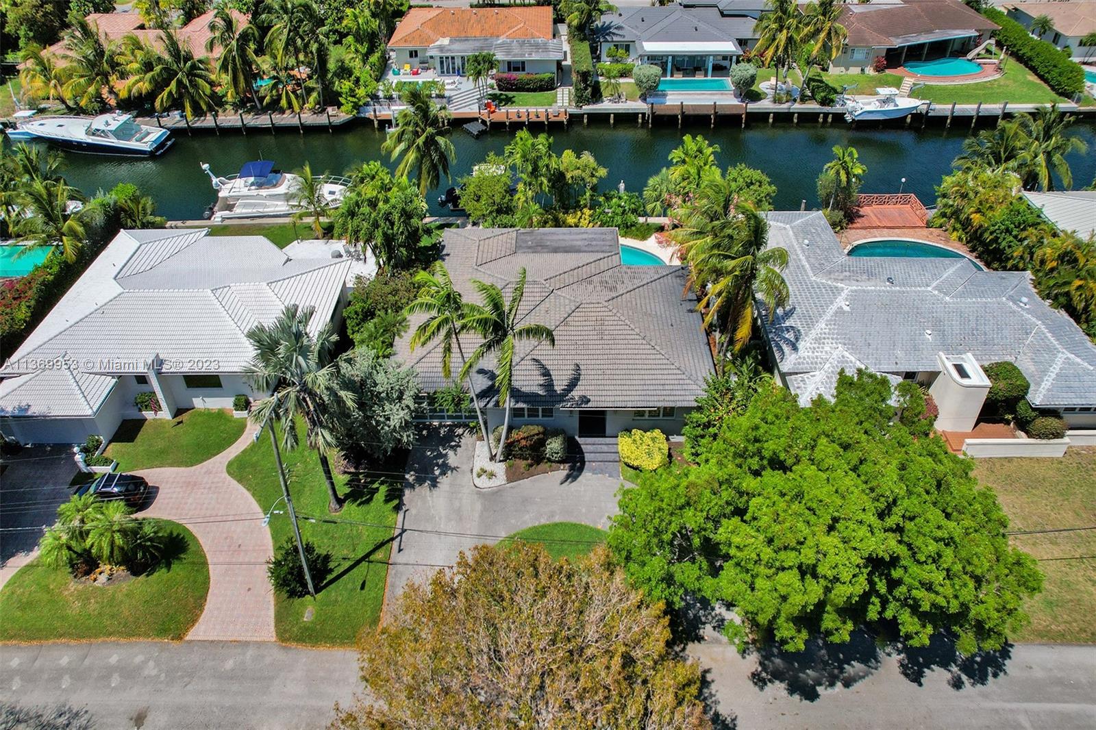 MIAMI SHORES BAY PK ESTAT - Residential