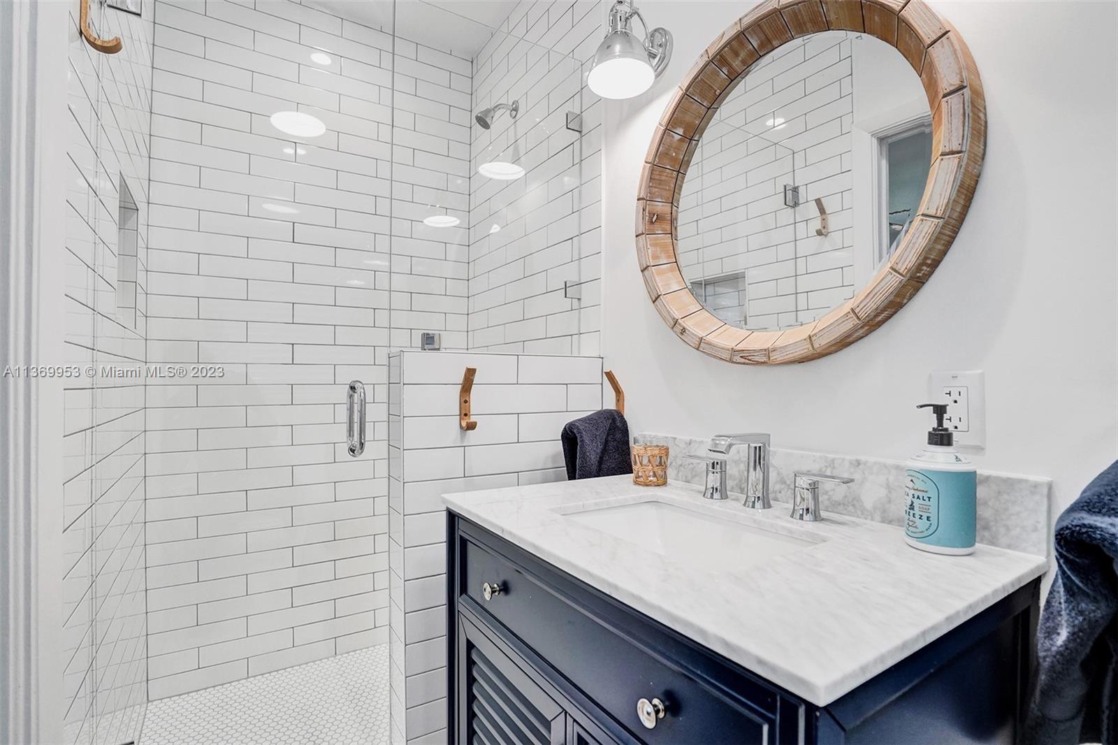 MIAMI SHORES BAY PK ESTAT - Residential