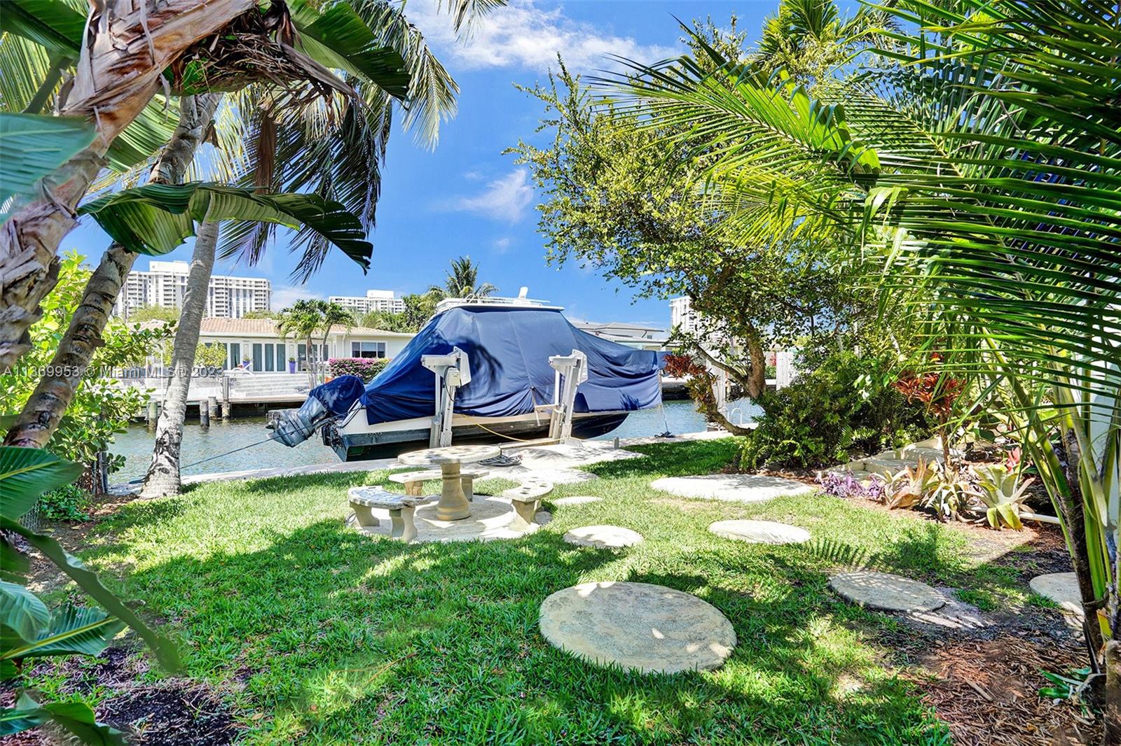 MIAMI SHORES BAY PK ESTAT - Residential