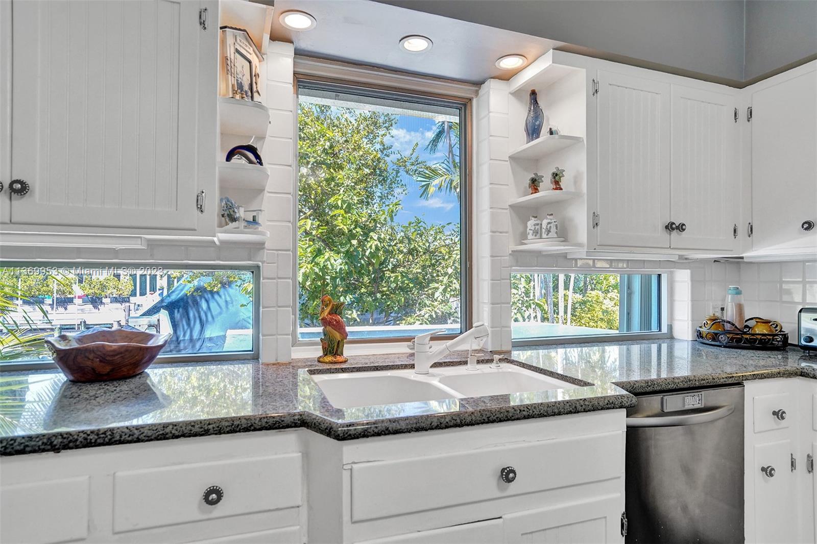 MIAMI SHORES BAY PK ESTAT - Residential