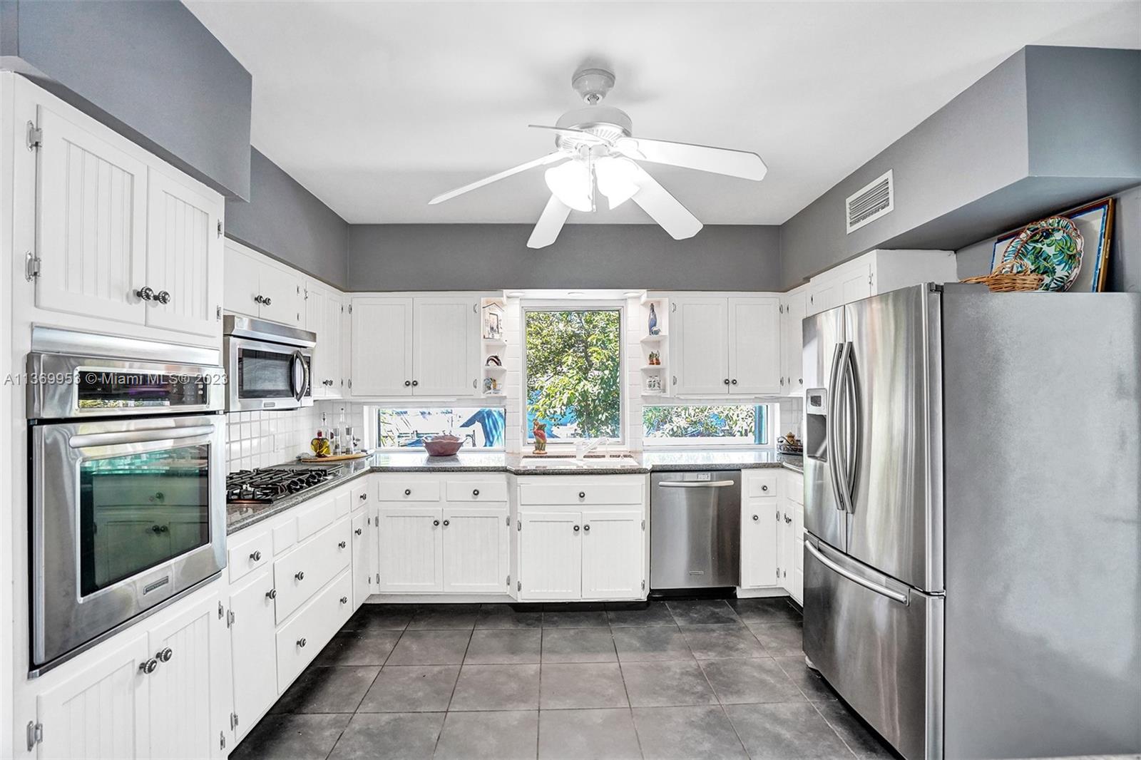 MIAMI SHORES BAY PK ESTAT - Residential