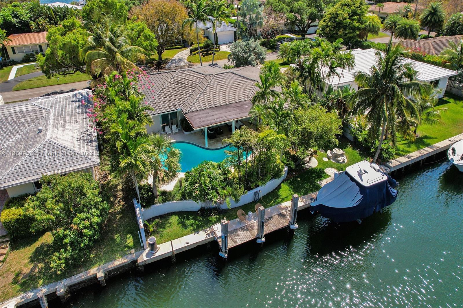 MIAMI SHORES BAY PK ESTAT - Residential