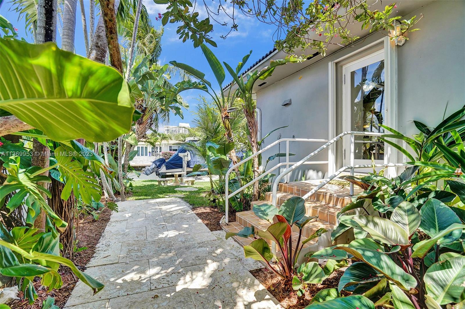 MIAMI SHORES BAY PK ESTAT - Residential