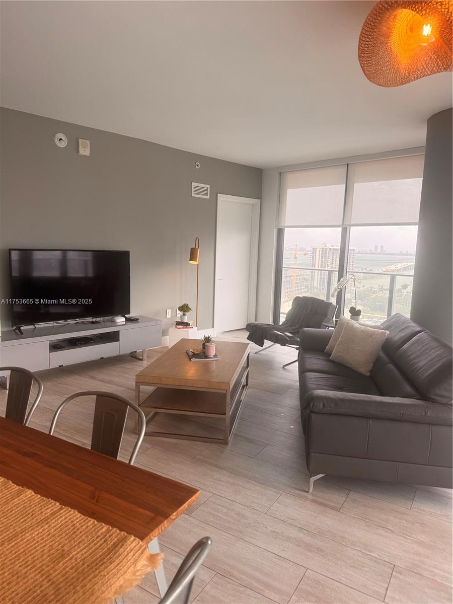121 NE 34th St 1904