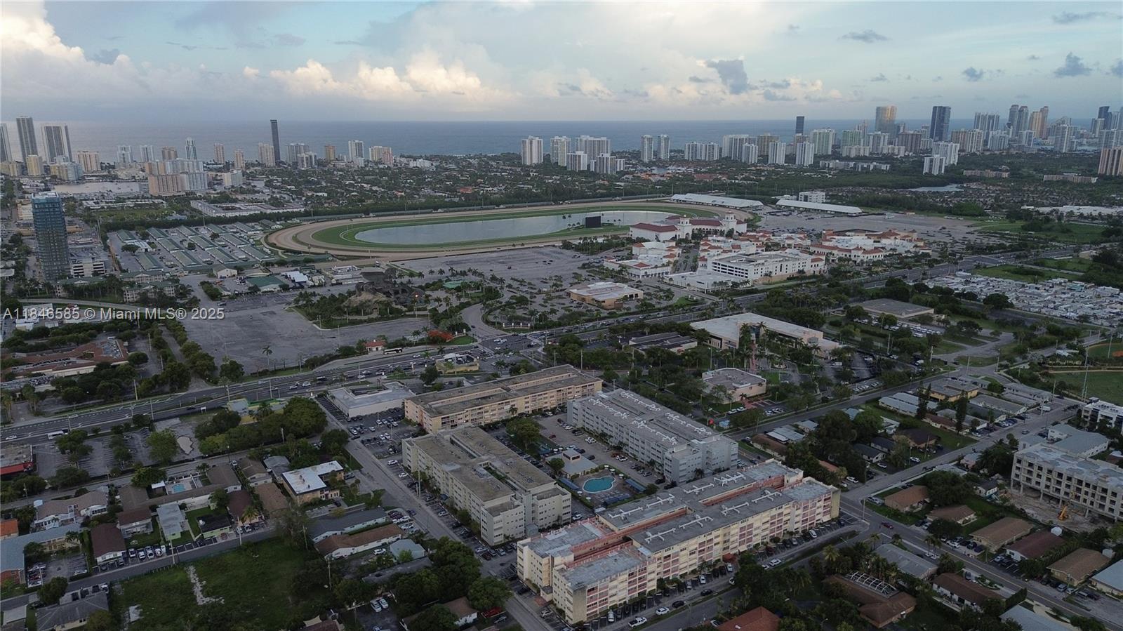 FIRST GULFSTREAM GARDEN - Residential