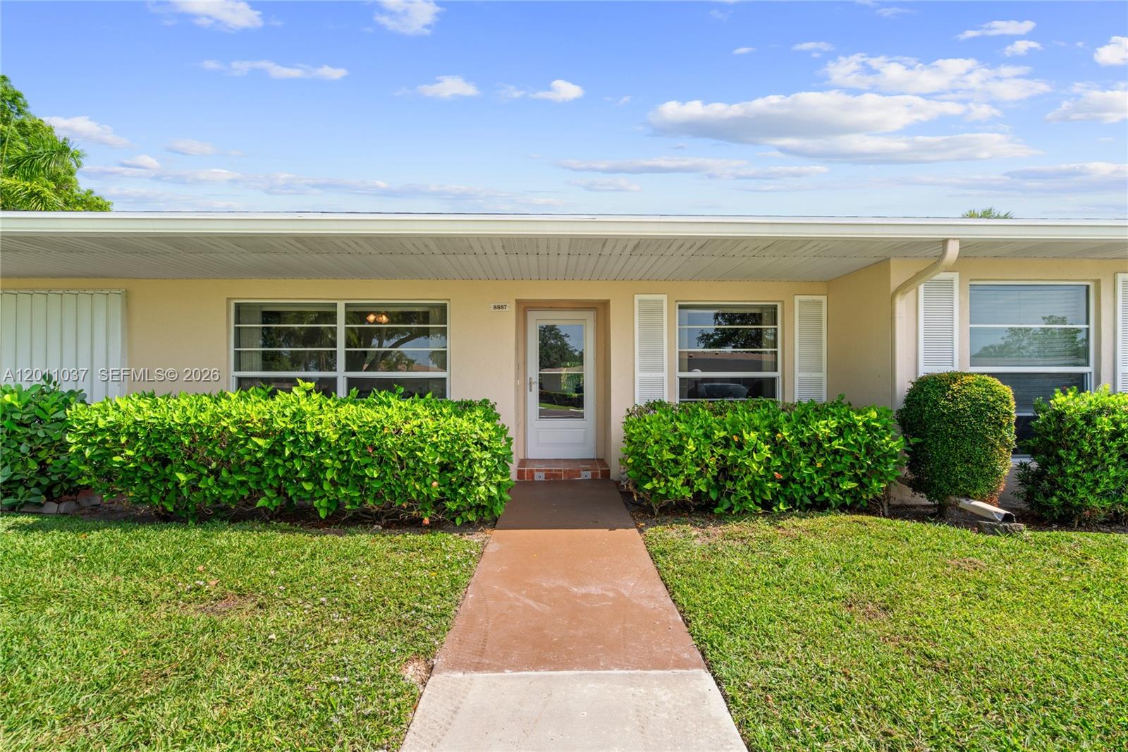 8887 Bella Vista Dr 8887