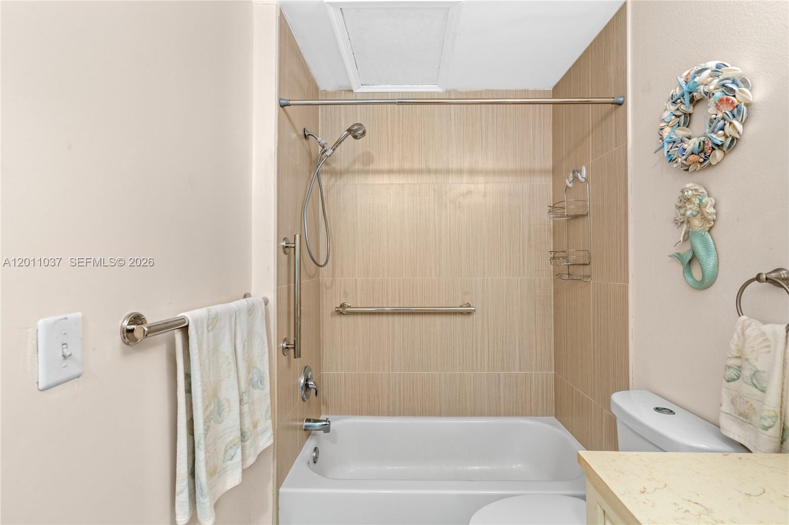 BOCA LAKES CONDO - Residential