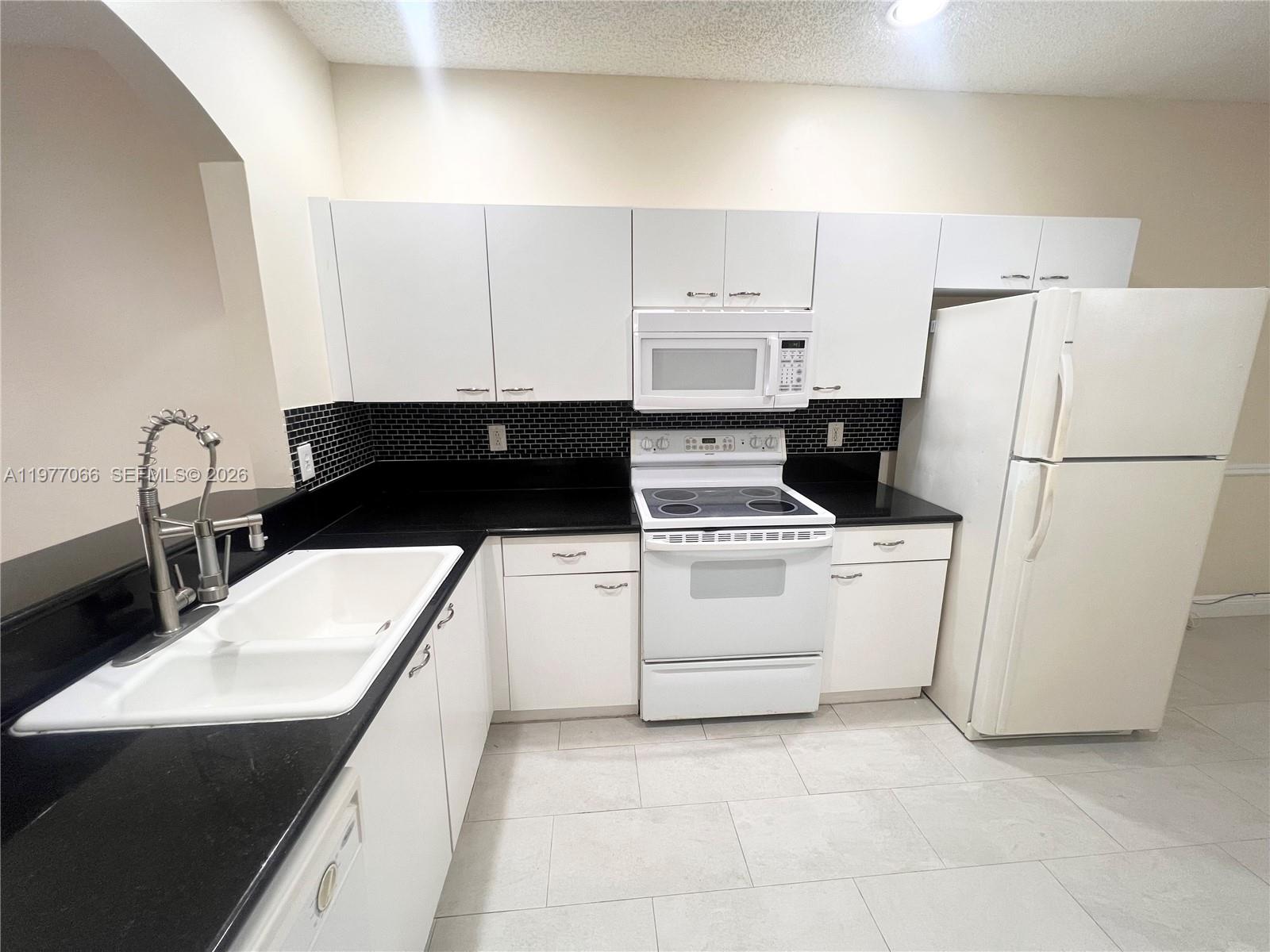 OLYMPIA & YORK RESIDENTIA - Residential Lease