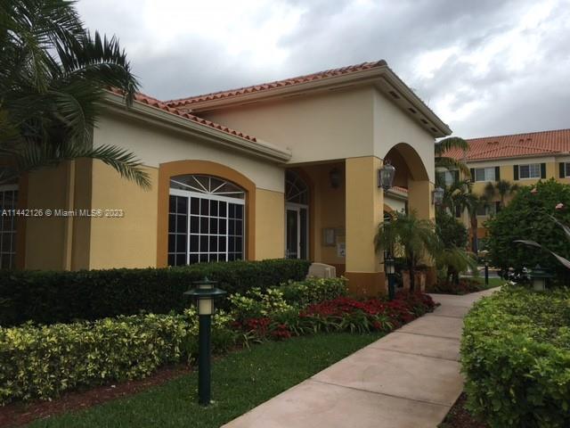 PALM GARDENS AT DORAL CON - Residential