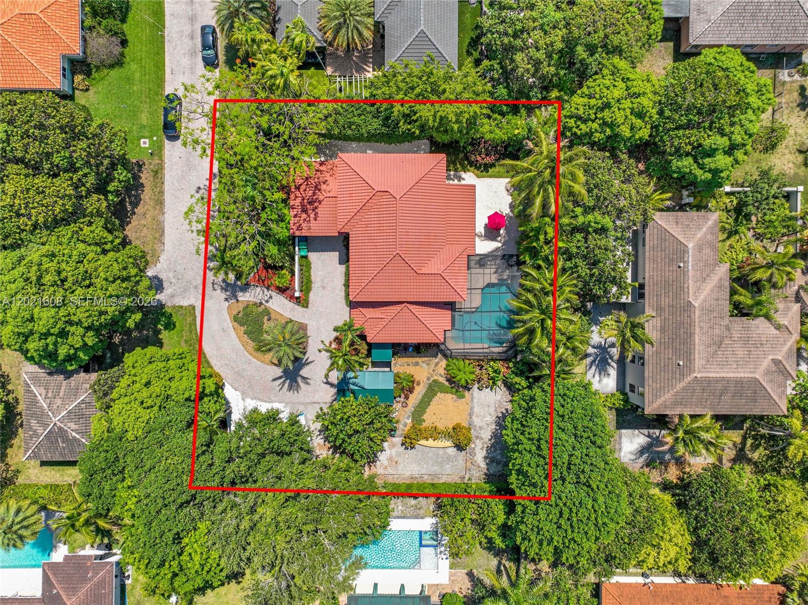 8204 SW 171st St, Palmetto Bay, FL, 33157/$1,490,000 2 8204 SW 171st St
