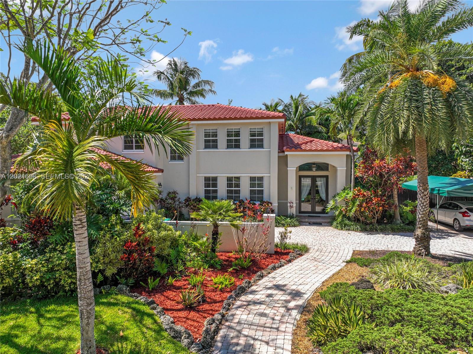 8204 SW 171st St, Palmetto Bay, FL, 33157/$1,490,000 4 8204 SW 171st St