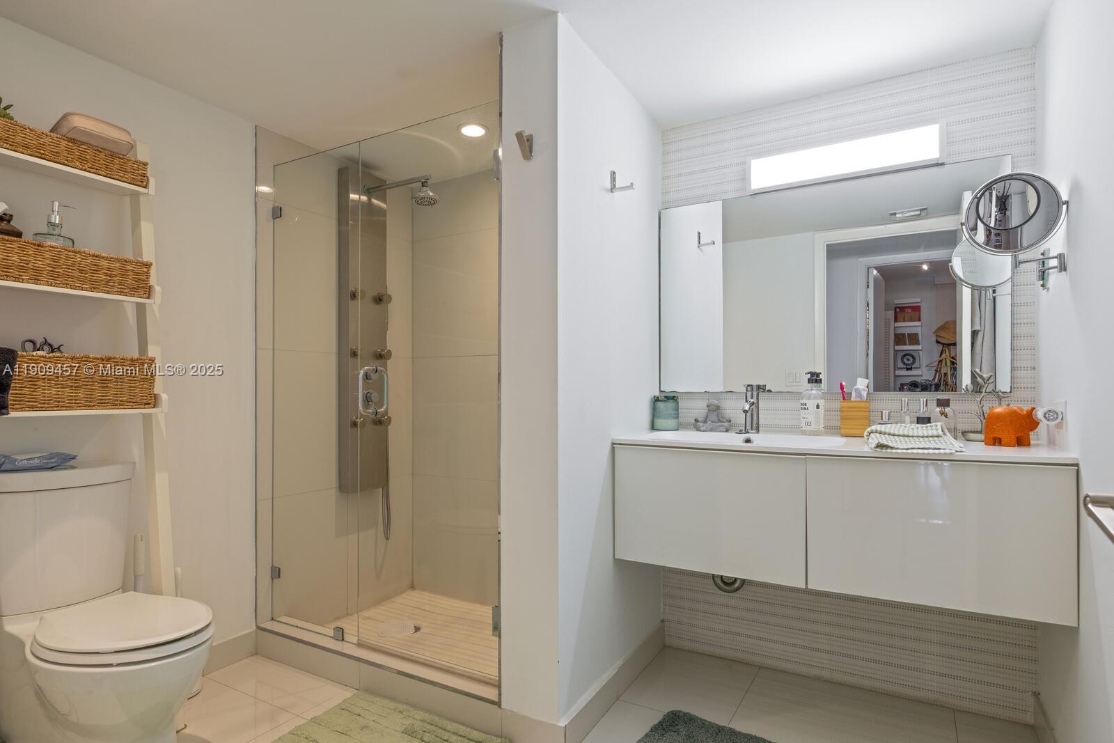 FAIRVIEW HOUSE CONDO - Residential