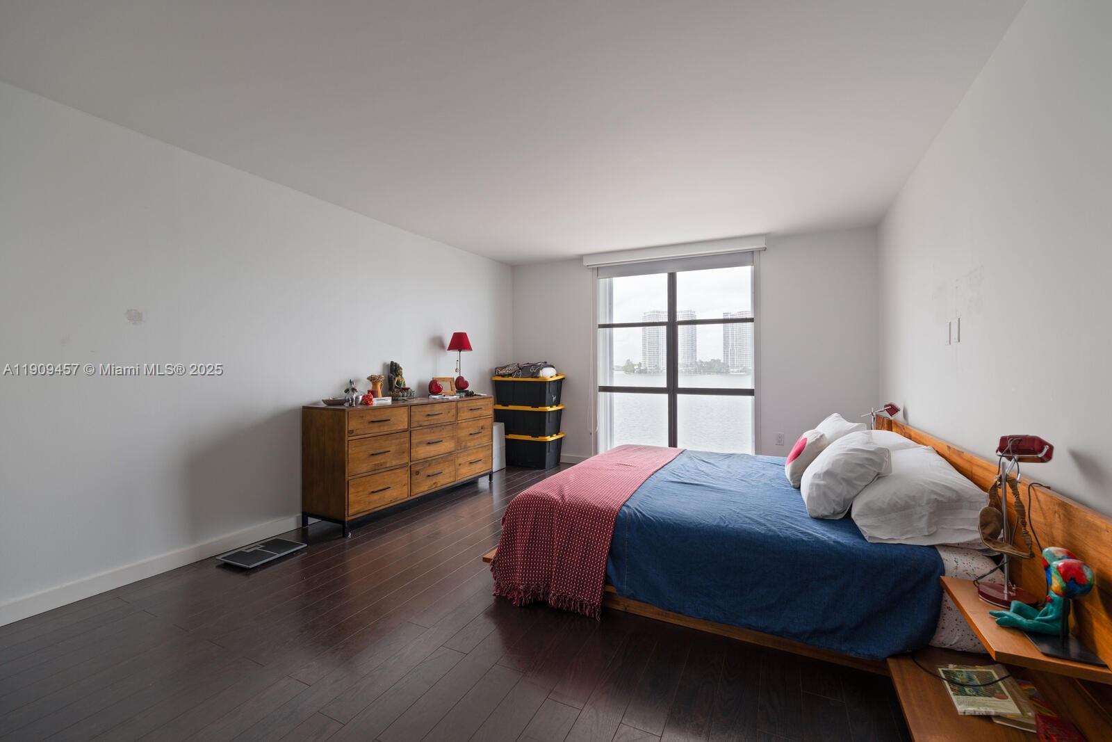 FAIRVIEW HOUSE CONDO - Residential