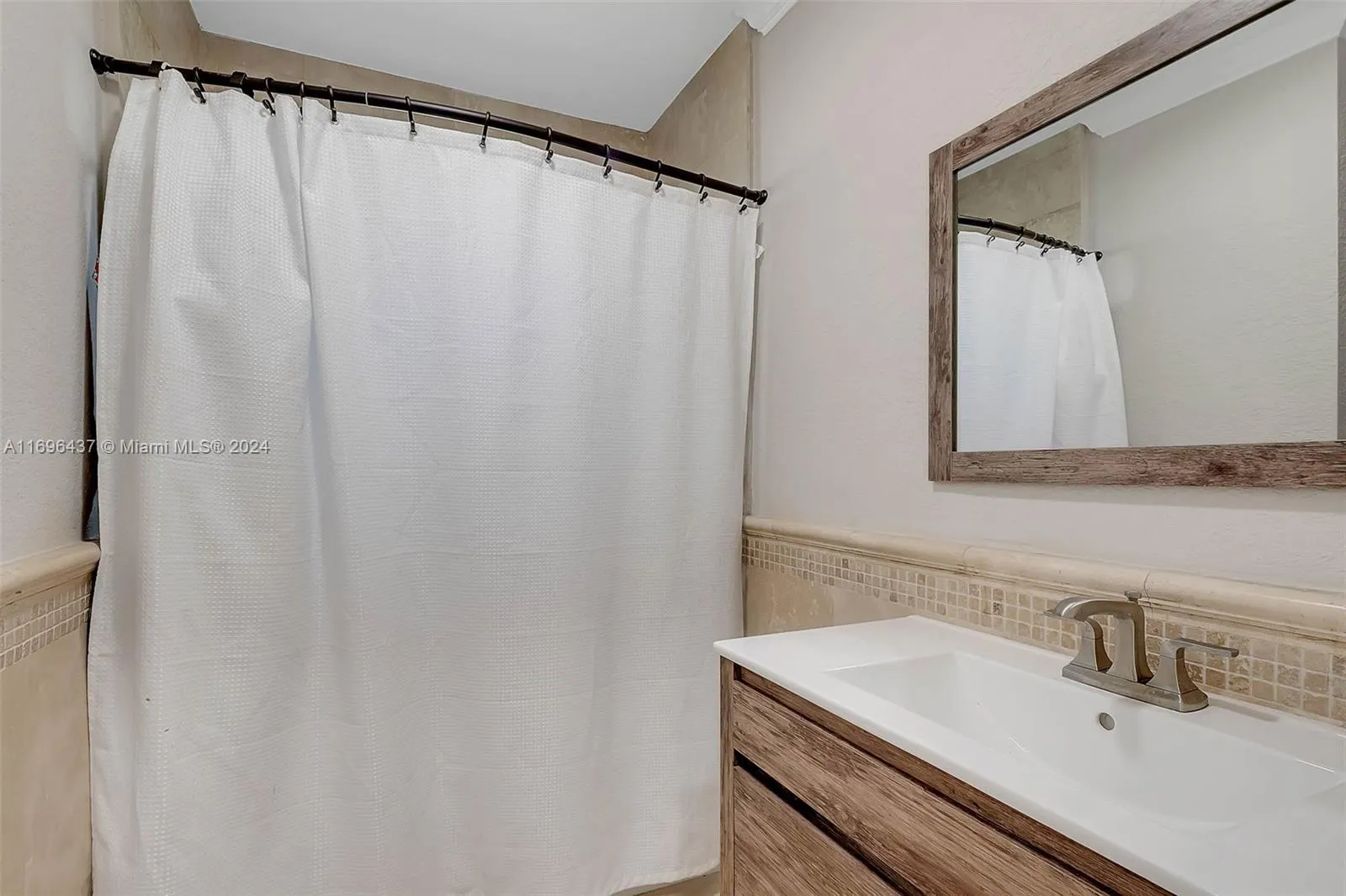 Coral Gables, Florida 33158, United States, 3 Bedrooms Bedrooms, ,2 BathroomsBathrooms,Residential,Pending,31804