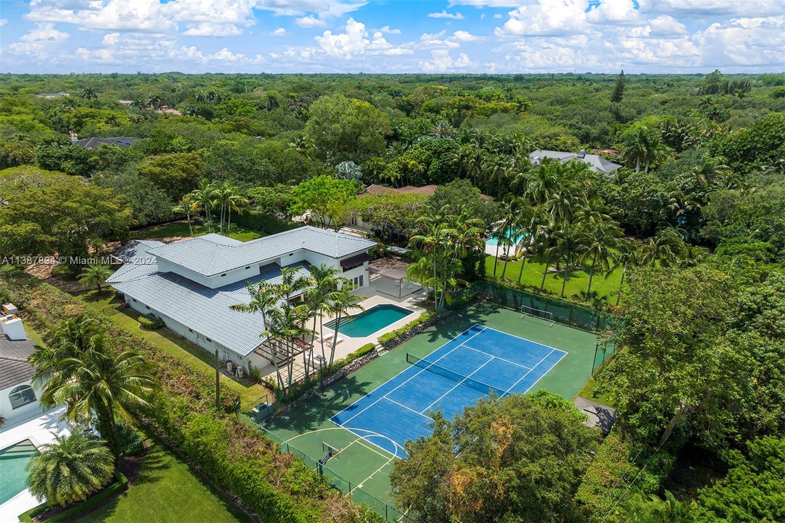 8920 Sw 61st Ct, Pinecrest, Miami-Dade County, Florida - 6 Bedrooms  
6 Bathrooms - 