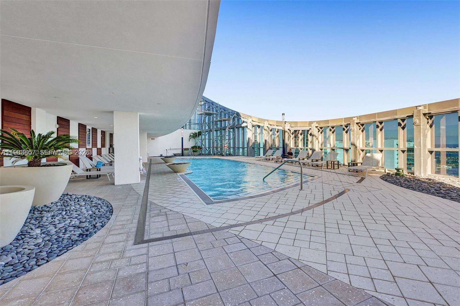 PARAMOUNT MIAMI WORLD - Residential Lease