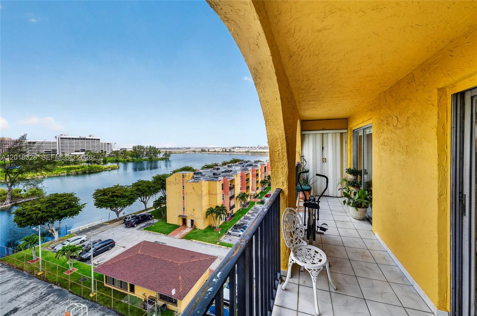 SUNSET VILLAS NO 3 CONDO - Residential