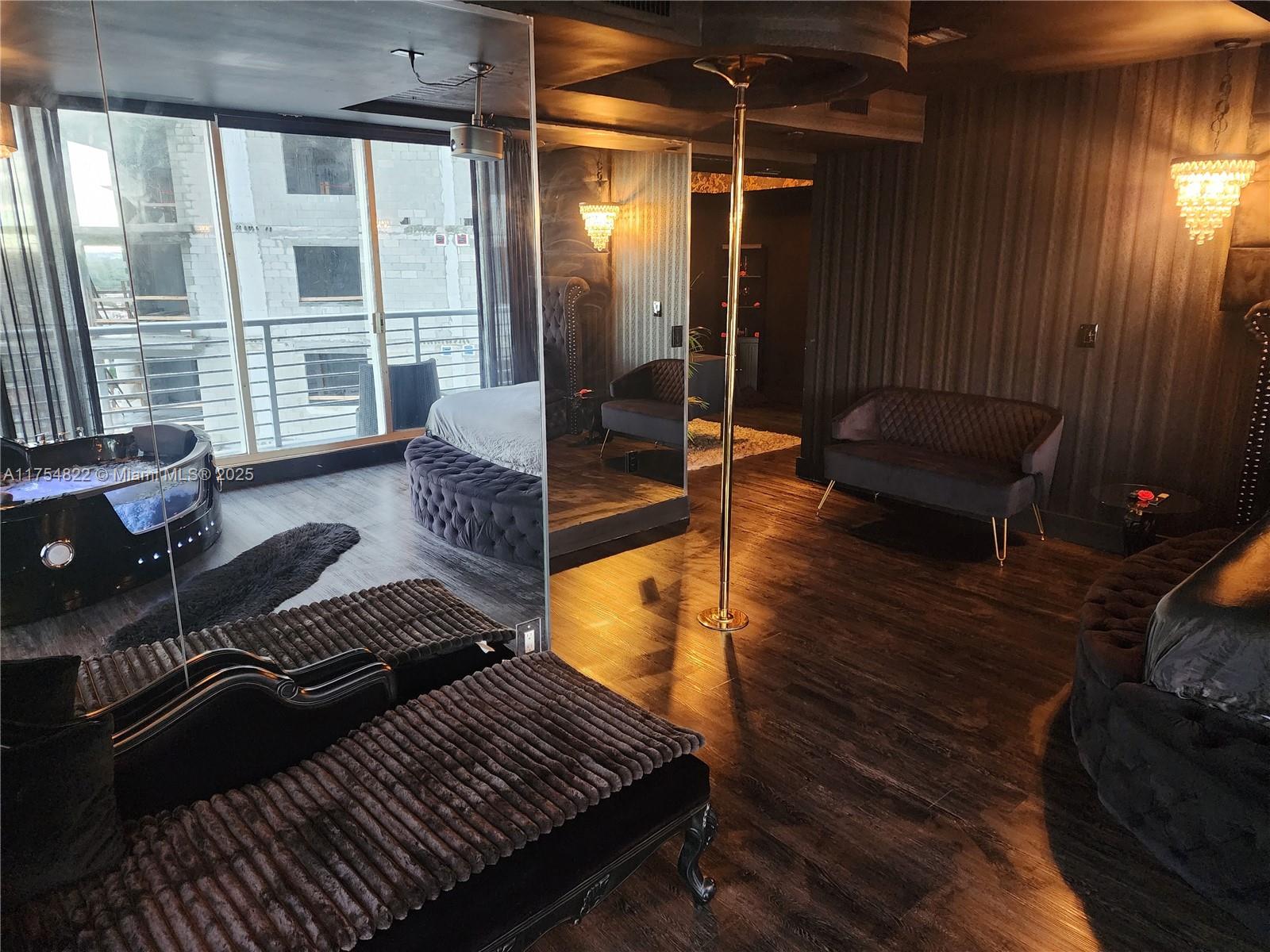 HOME TOWER CONDO - Residential