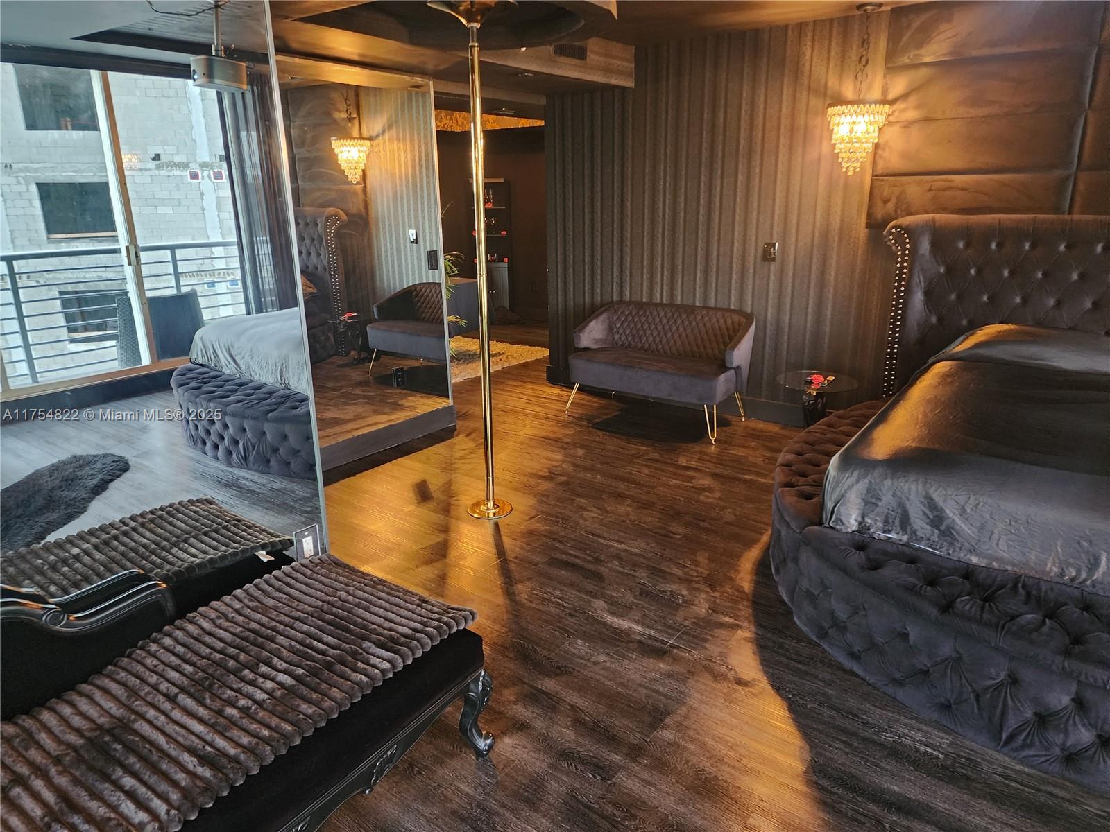 HOME TOWER CONDO - Residential