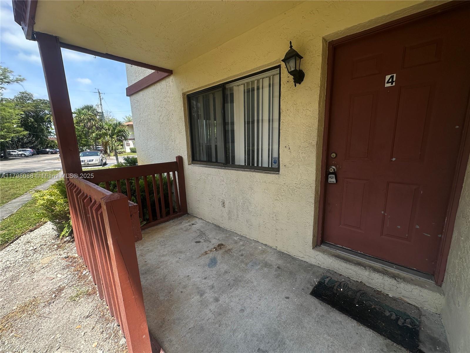 2078 NW 43rd Ter 4