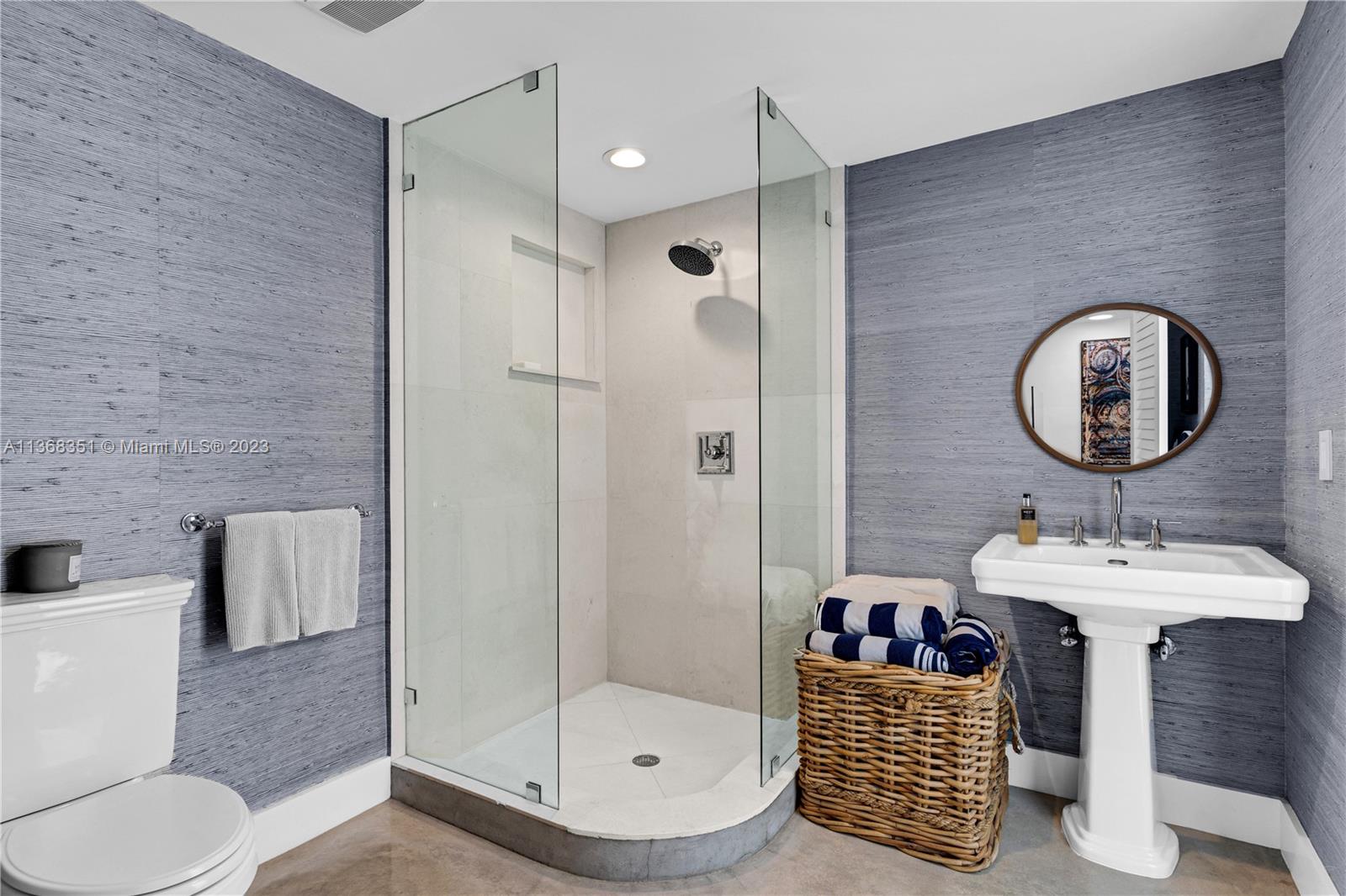 TROPICAL ISLE HOMES SUB 4 - Residential