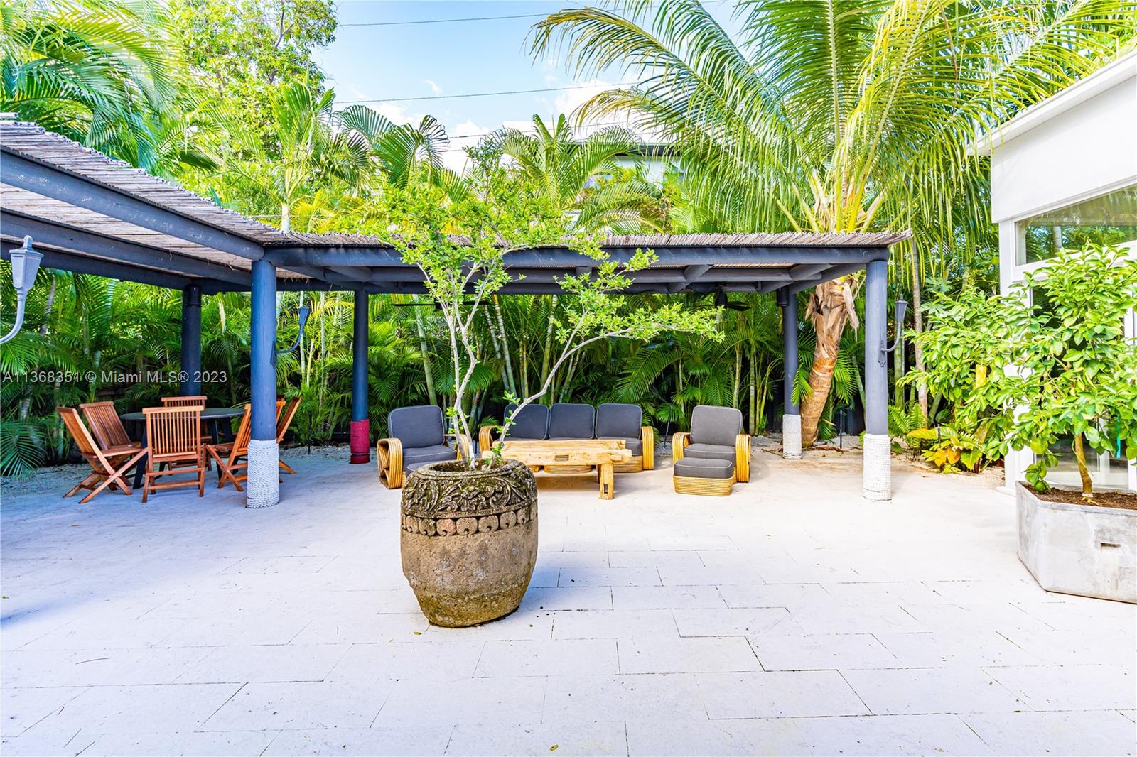 TROPICAL ISLE HOMES SUB 4 - Residential