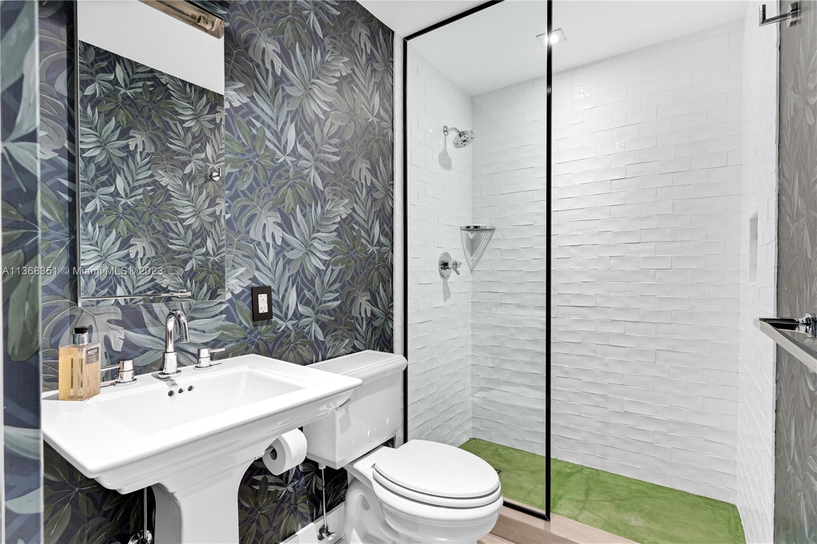 TROPICAL ISLE HOMES SUB 4 - Residential