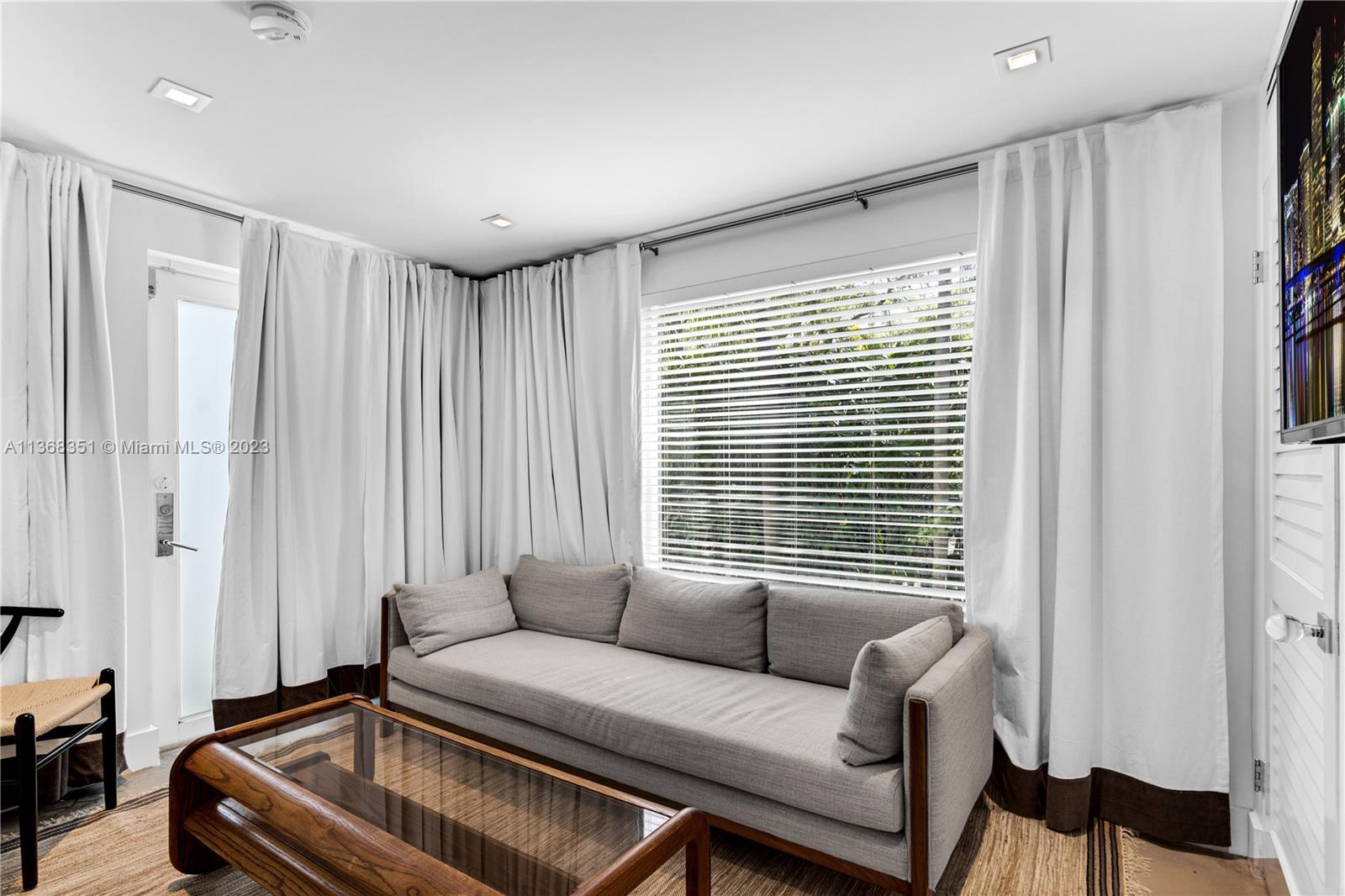 TROPICAL ISLE HOMES SUB 4 - Residential