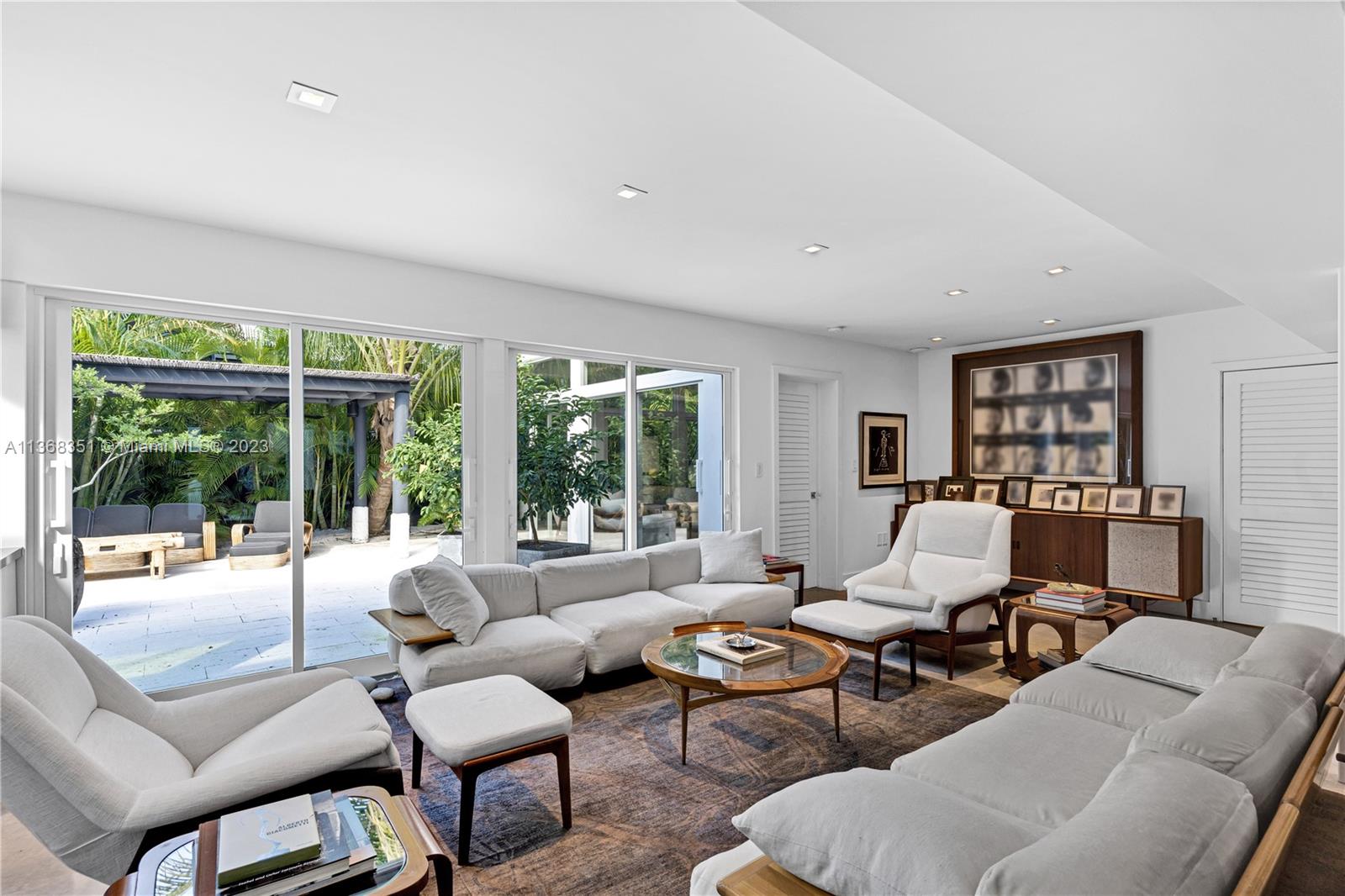 TROPICAL ISLE HOMES SUB 4 - Residential