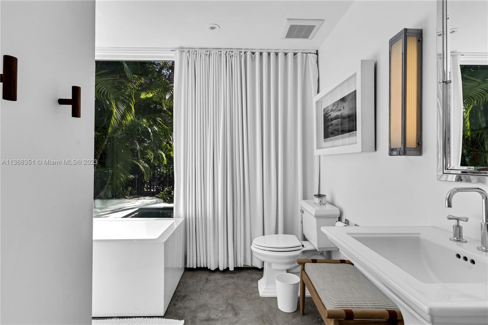 TROPICAL ISLE HOMES SUB 4 - Residential