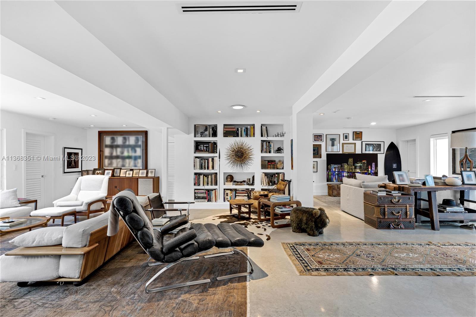 TROPICAL ISLE HOMES SUB 4 - Residential