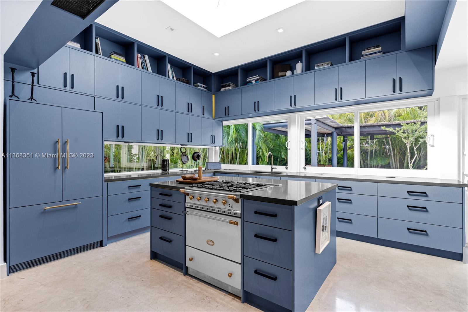 TROPICAL ISLE HOMES SUB 4 - Residential