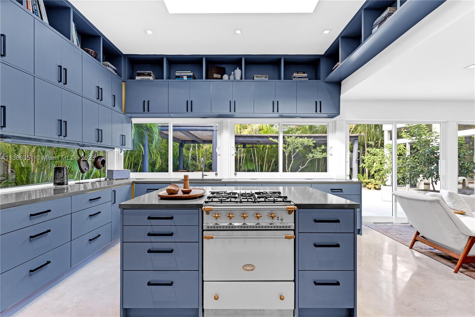 TROPICAL ISLE HOMES SUB 4 - Residential