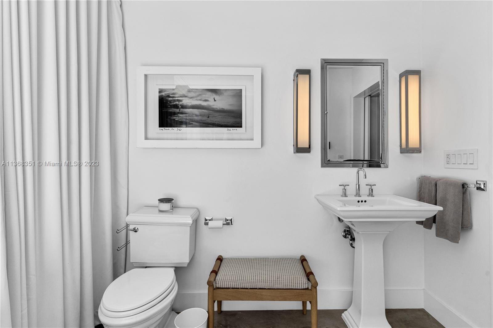 TROPICAL ISLE HOMES SUB 4 - Residential