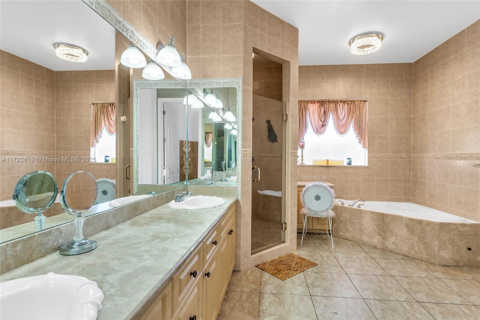 3RD ADDN TO ROYAL OAKS - Residential