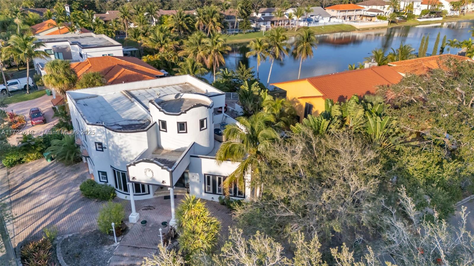 8135 NW 164th Ter