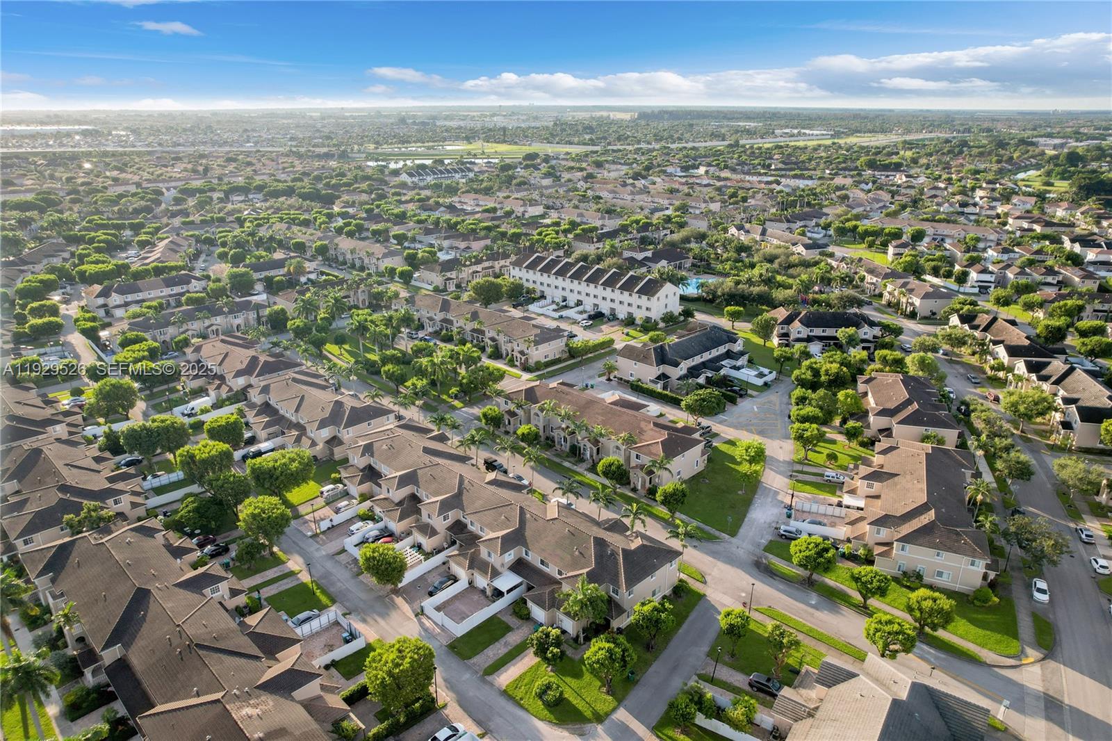 MANDARIN LAKES - Residential